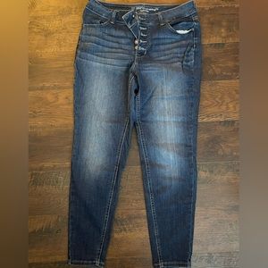 14W Maurices Jeans